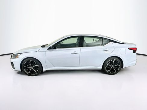 Used 2023 Nissan Altima 2.5 SR FWD image 4