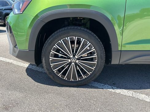 Used 2025 Volkswagen Taos SE image 47