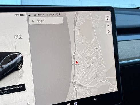 Used 2024 Tesla Model Y 2WD image 21