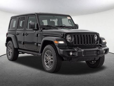 Used 2025 Jeep Wrangler Unlimited Sport AWD/4WD image 2