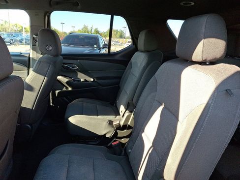Used 2023 Chevrolet Traverse LT image 20