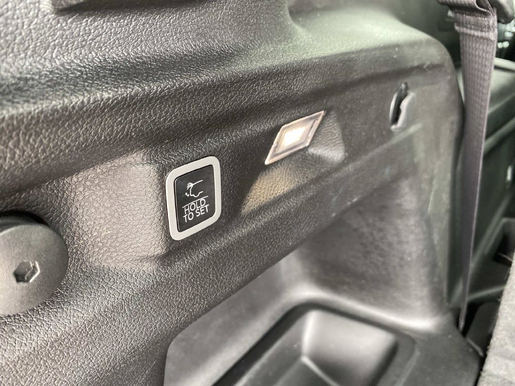 Used 2023 Jeep Grand Cherokee L Laredo AWD/4WD image 7