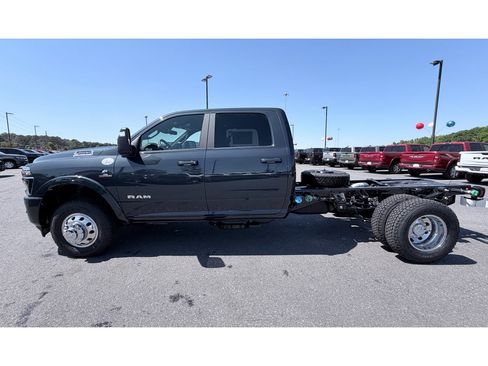 New 2026 RAM 3500 Big Horn AWD/4WD image 5