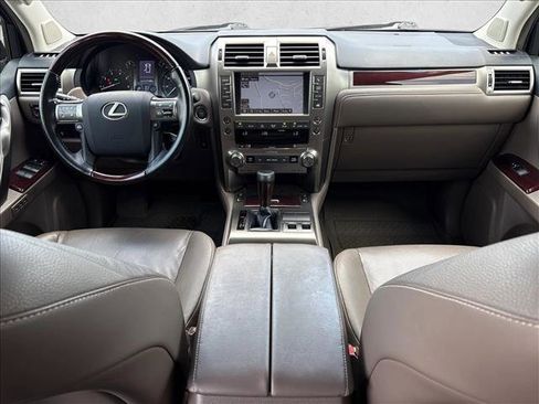Used 2018 Lexus GX 460 Premium w/ Premium Package AWD/4WD image 19