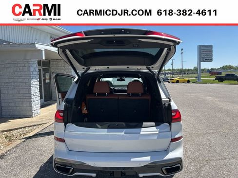 Used 2021 BMW X7 M50i AWD/4WD image 45