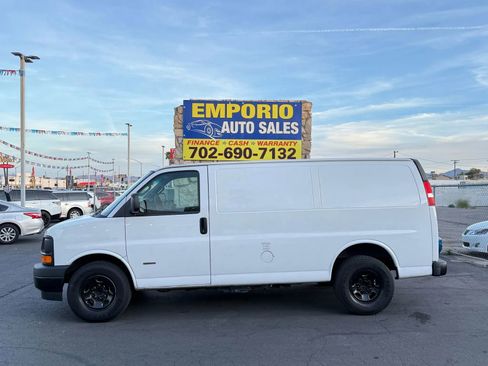 Used 2017 Chevrolet Express 2500 image 1