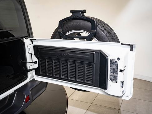 Used 2024 Jeep Wrangler Unlimited image 20