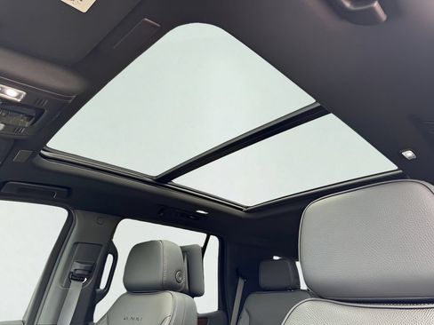 New 2026 GMC Yukon Denali w/ Denali Reserve Package AWD/4WD image 10