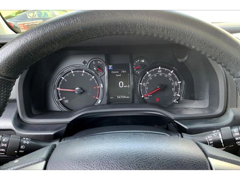 Used 2020 Toyota 4Runner SR5 Premium image 18