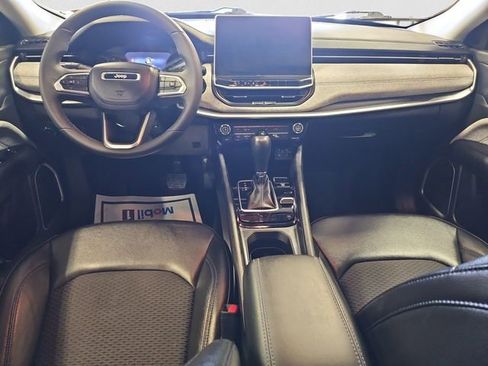 Used 2022 Jeep Compass Latitude image 11