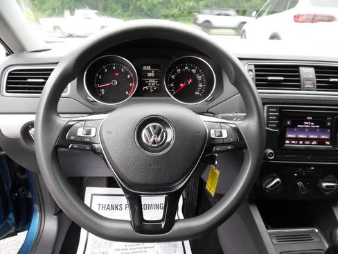 Used 2017 Volkswagen Jetta S FWD image 12