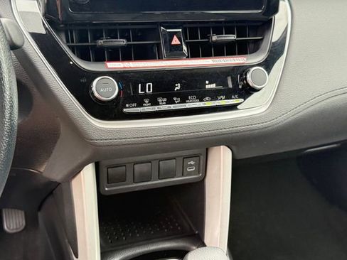 Used 2025 Toyota Corolla Cross AWD Hybrid image 21