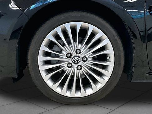 Used 2017 Toyota Avalon Limited FWD image 10