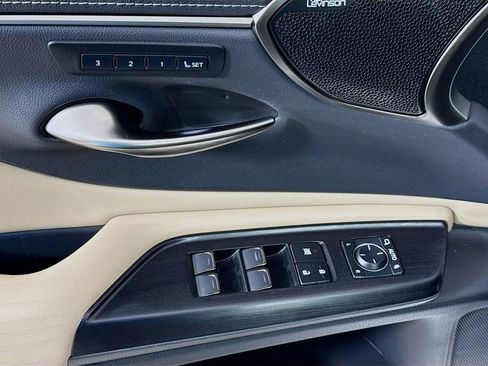 Used 2021 Lexus ES 300h Ultra Luxury w/ Accessory Package 2 image 18