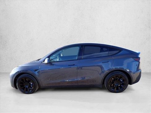 Used 2022 Tesla Model Y Long Range image 2
