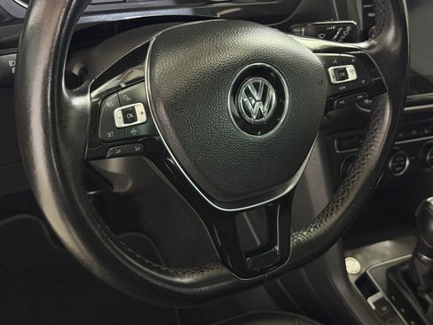 Used 2019 Volkswagen Tiguan SE w/ Panoramic Sunroof Package image 41