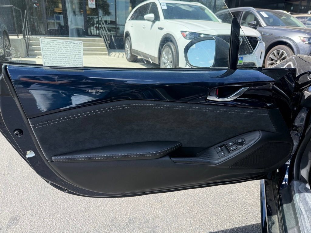 New 2026 MAZDA MX-5 Miata Club w/ Weather Package RWD image 28