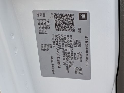 Used 2024 Chevrolet Express 2500 w/ Driver Convenience Package image 30