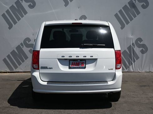 Used 2019 Dodge Grand Caravan SE w/ UConnect Hands-Free Group FWD image 6