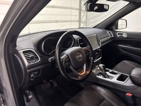 Used 2020 Jeep Grand Cherokee Altitude AWD/4WD image 10