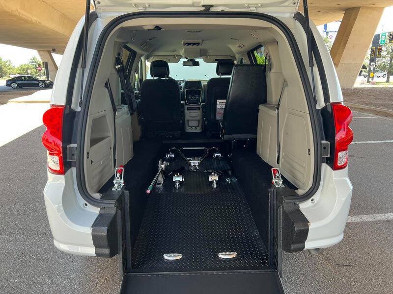 Used 2020 Dodge Grand Caravan SE w/ UConnect Hands-Free Group FWD image 45