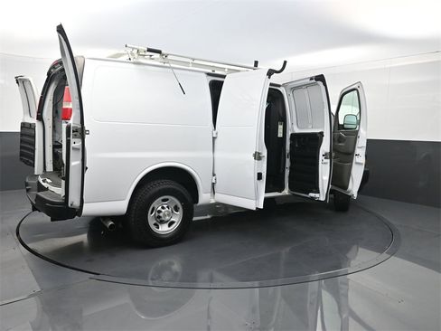 Used 2022 Chevrolet Express 2500 w/ Driver Convenience Package image 34