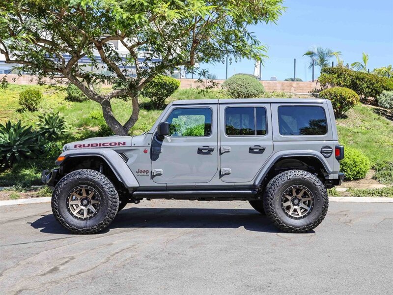 Used 2022 Jeep Wrangler Unlimited Rubicon w/ LED Lighting Group AWD/4WD image 2