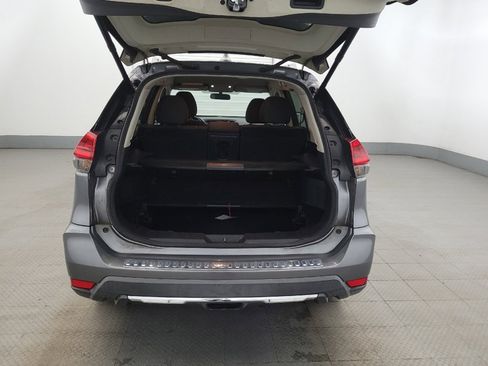 Used 2018 Nissan Rogue SV image 29