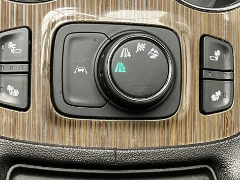 Certified 2023 GMC Acadia SLE w/ Driver Convenience Package image 18