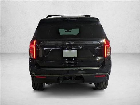 Used 2022 Chevrolet Suburban Z71 w/ Luxury Package AWD/4WD image 6