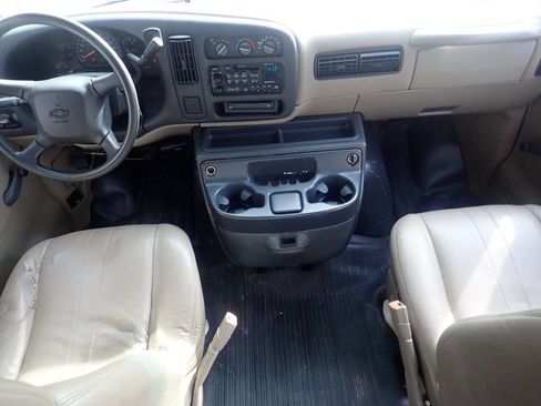 Used 2000 Chevrolet Express 3500 Extended image 23