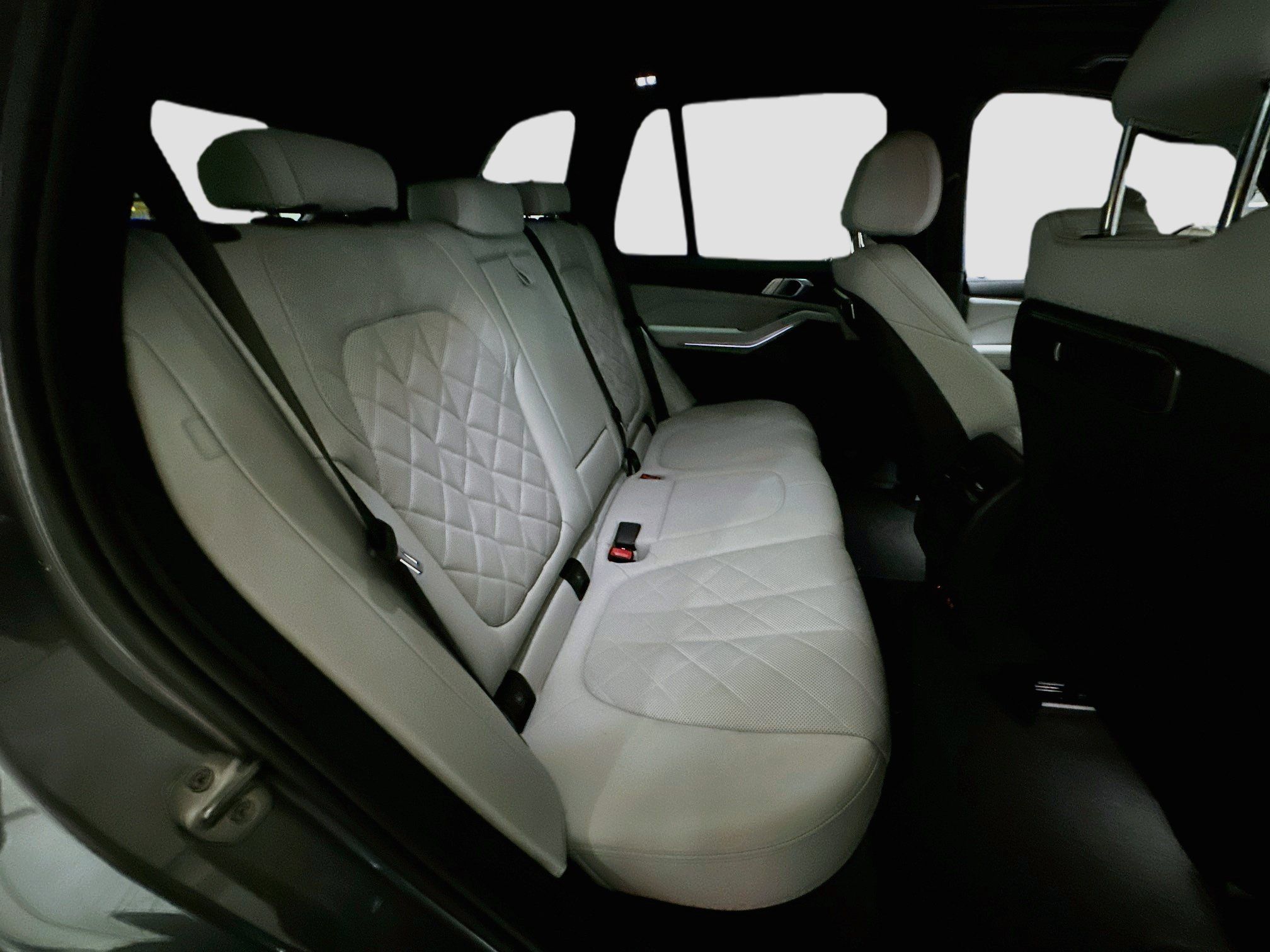 Certified 2025 BMW X5 sDrive40i w/ M Sport Package RWD image 29