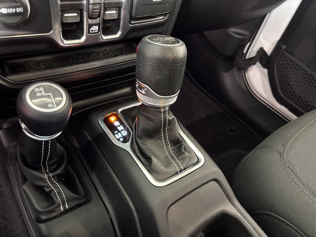 Used 2019 Jeep Wrangler Unlimited Sahara AWD/4WD image 30