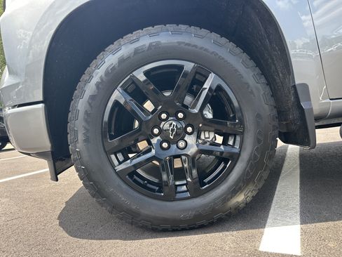 Used 2026 Chevrolet Silverado 1500 Custom w/ Turbomax Blackout Package RWD image 12