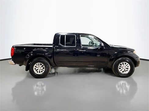 Used 2016 Nissan Frontier SV image 6