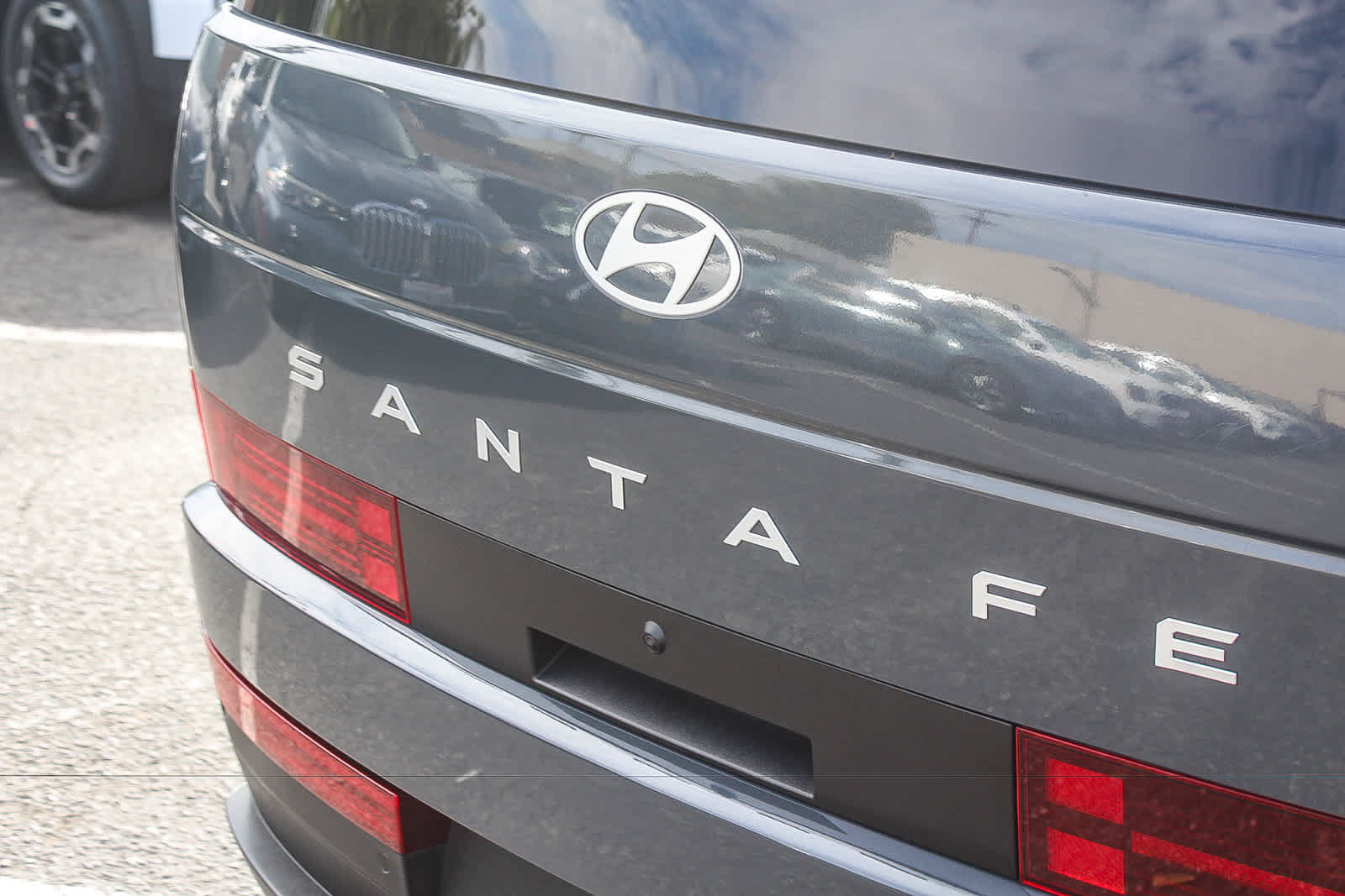 Certified 2025 Hyundai Santa Fe SEL FWD image 9