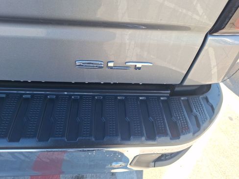 Used 2020 GMC Sierra 1500 SLT image 12