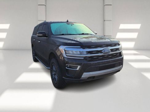 Used 2022 Ford Expedition Max Limited image 3