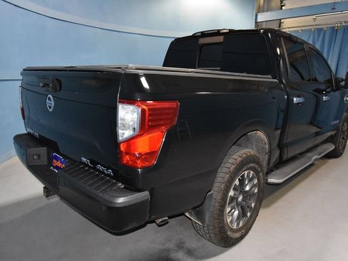 Used 2017 Nissan Titan SL w/ Off-Road Package AWD/4WD image 25
