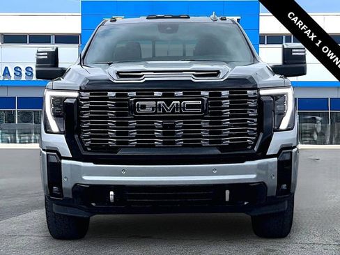 Used 2025 GMC Sierra 3500 Denali Ultimate AWD/4WD image 2