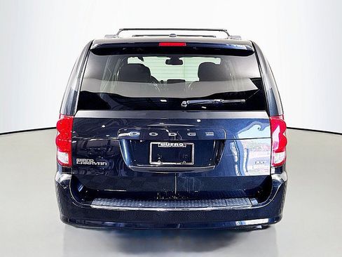 Used 2019 Dodge Grand Caravan SXT FWD image 6