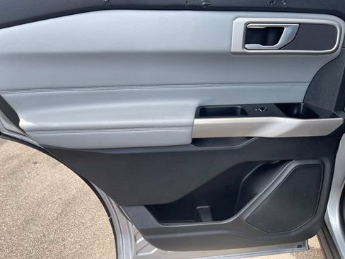 Used 2023 Ford Explorer XLT w/ Equipment Group 202A AWD/4WD image 28