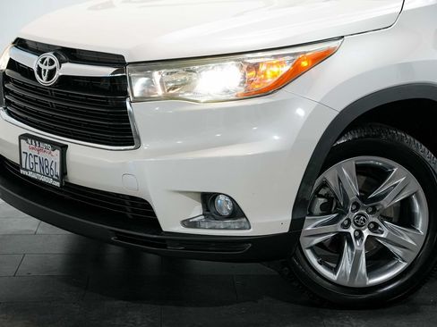 Used 2016 Toyota Highlander Limited FWD image 10