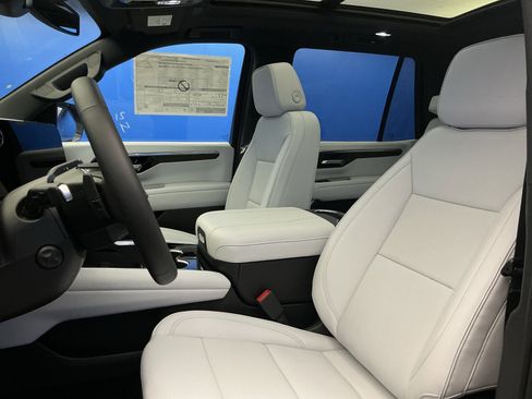 New 2026 Chevrolet Tahoe Premier w/ Sun And Tow Package AWD/4WD image 12