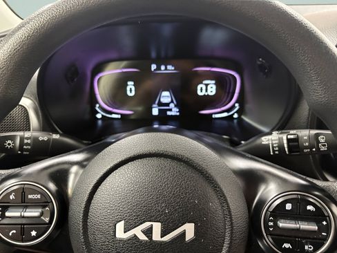 Used 2023 Kia Soul LX w/ Option Group 015 FWD image 28