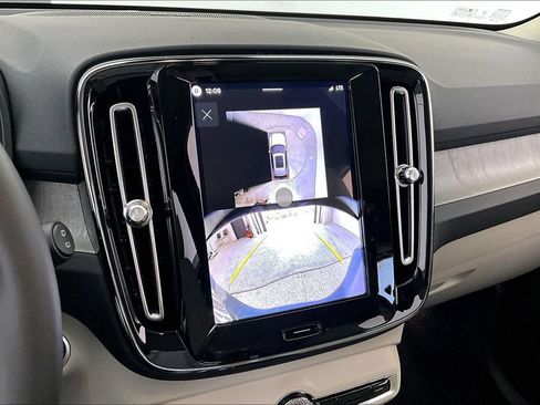 New 2026 Volvo XC40 B5 Ultra w/ Protection Package Premier AWD/4WD image 15