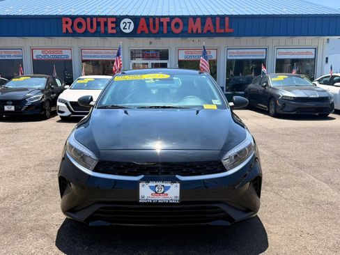 Used 2023 Kia Forte LXS FWD image 3