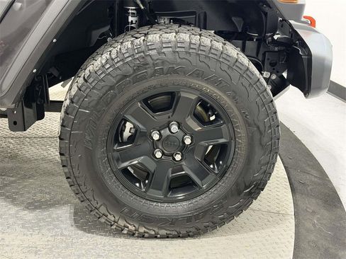 Certified 2022 Jeep Gladiator Mojave w/ LED Lighting Group image 8