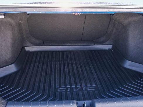 Used 2018 Honda Civic Touring image 24