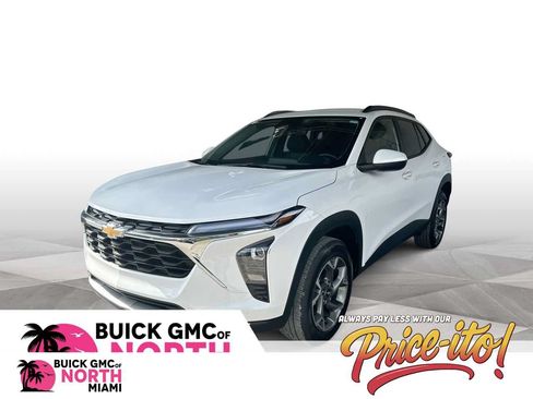 Used 2025 Chevrolet Trax LT w/ LT Convenience Package FWD image 1